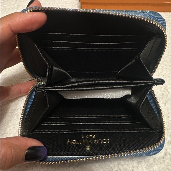 Fashion Inspired Item (WALLET) - Picture 3 of 5